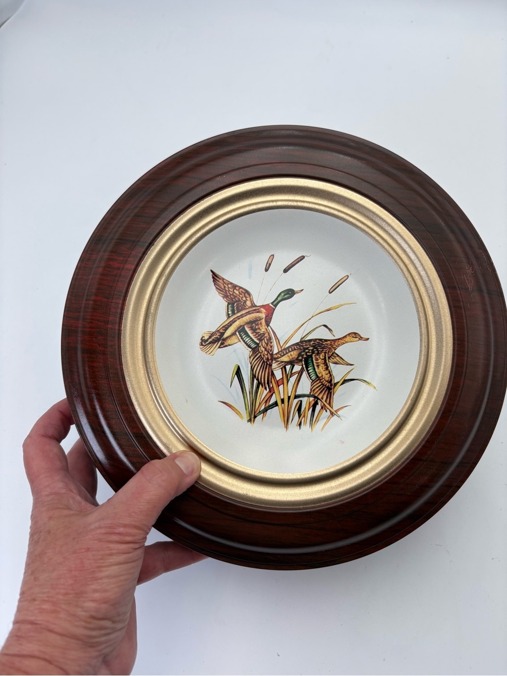 Mid-century Modern Ducks In Flight Large Round Metal Tin